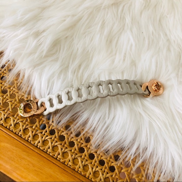 marc by marc jacobs | turnlock bracelet✨ - Picture 4 of 6